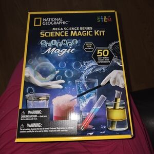 National Geographic Science Magic Kit STEM 50 Easy Magic Tricks and Experiments